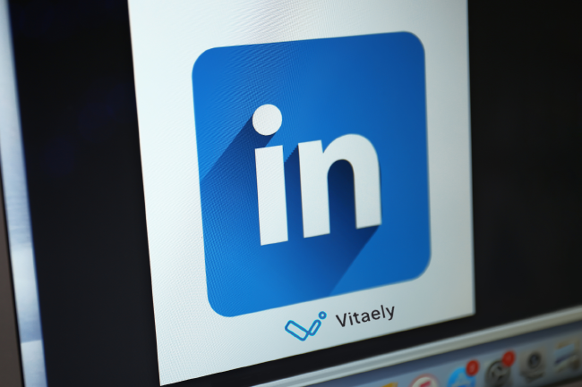 Turn your LinkedIn Profile into a Landing Page in Two Minutes